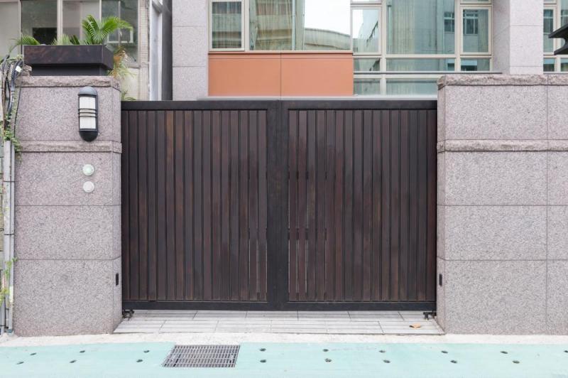 Installation de portail à WASSY : comment choisir le modèle idéal ?