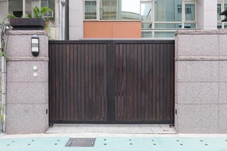 Installation de portail à WASSY : comment choisir le modèle idéal ?